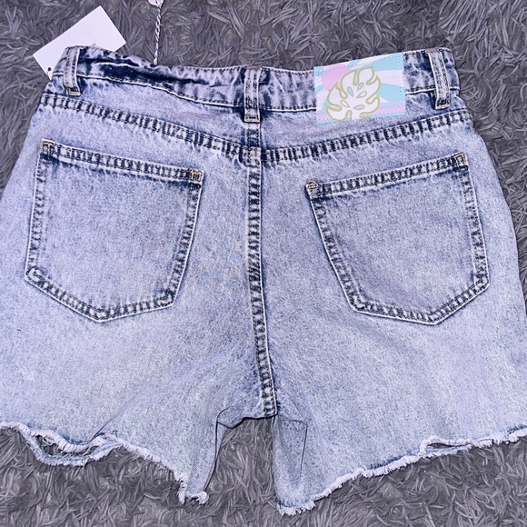 Zumiez Shorts - Picture 2 of 4